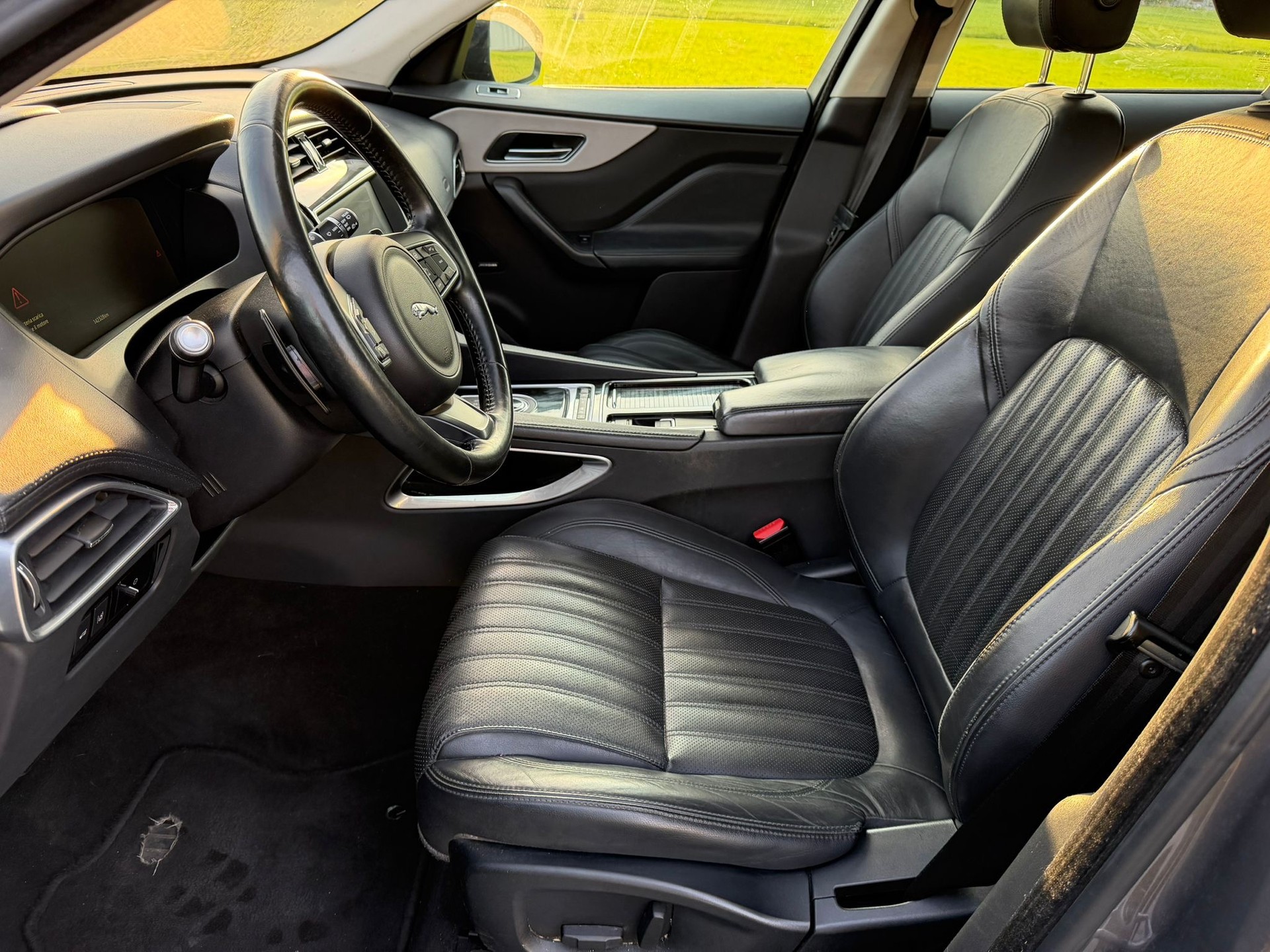 JAGUAR F-Pace 2.0d R-Sport AWD Automatik-image-7