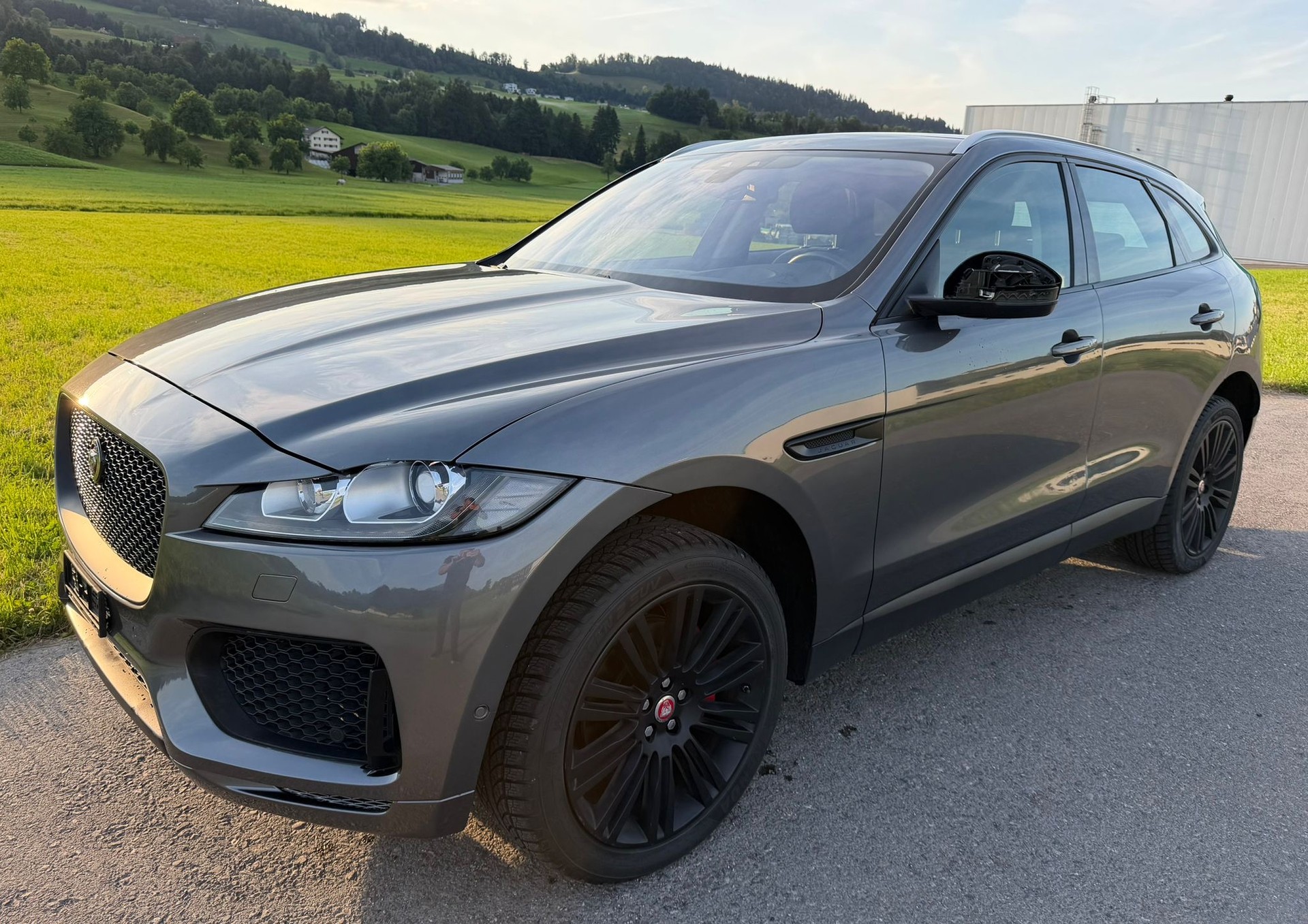 JAGUAR F-Pace 2.0d R-Sport AWD Automatik-image-1