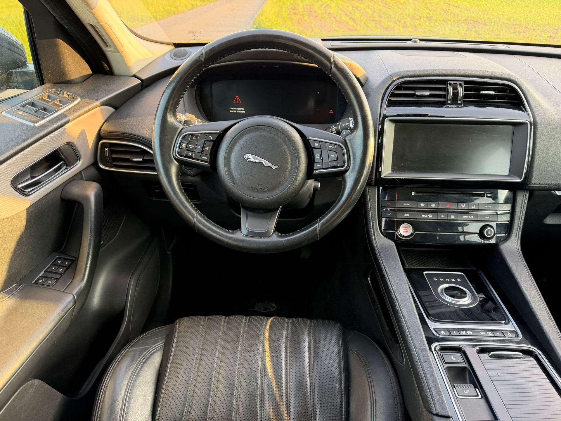JAGUAR F-Pace 2.0d R-Sport AWD Automatik-image-9