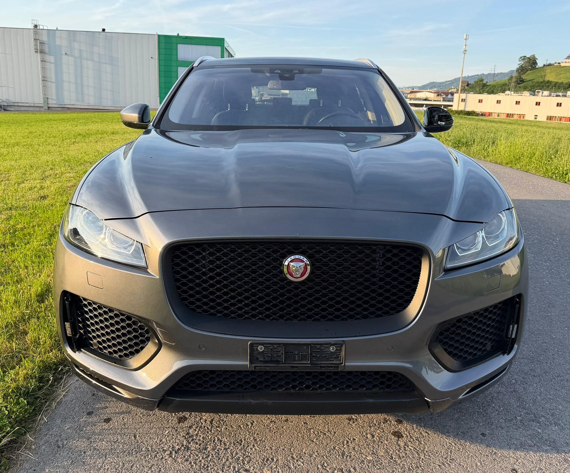 JAGUAR F-Pace 2.0d R-Sport AWD Automatik-image-5