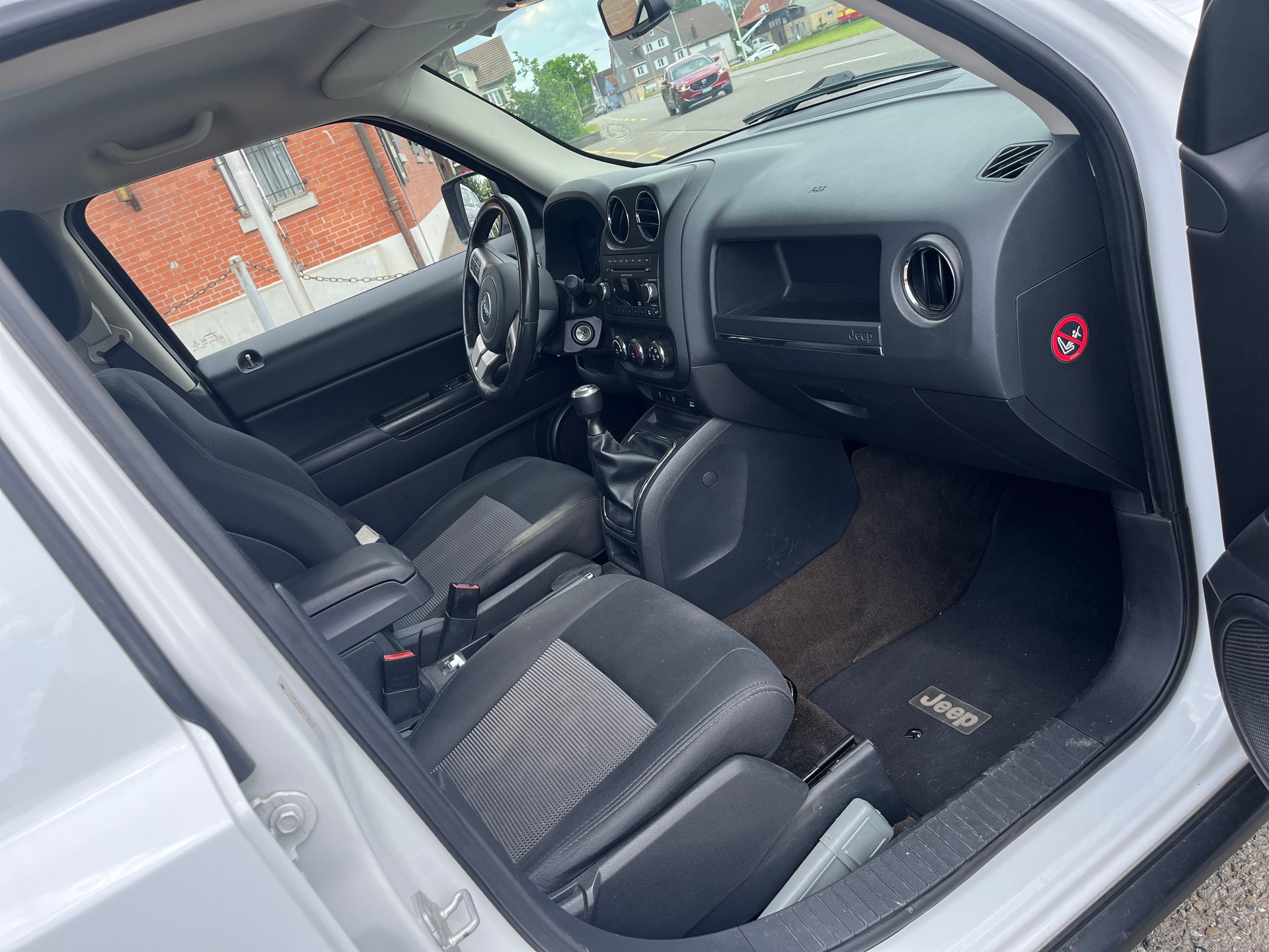 JEEP Benzin 2,4i Euro B5b Handschaltung 5 Gang-image-12