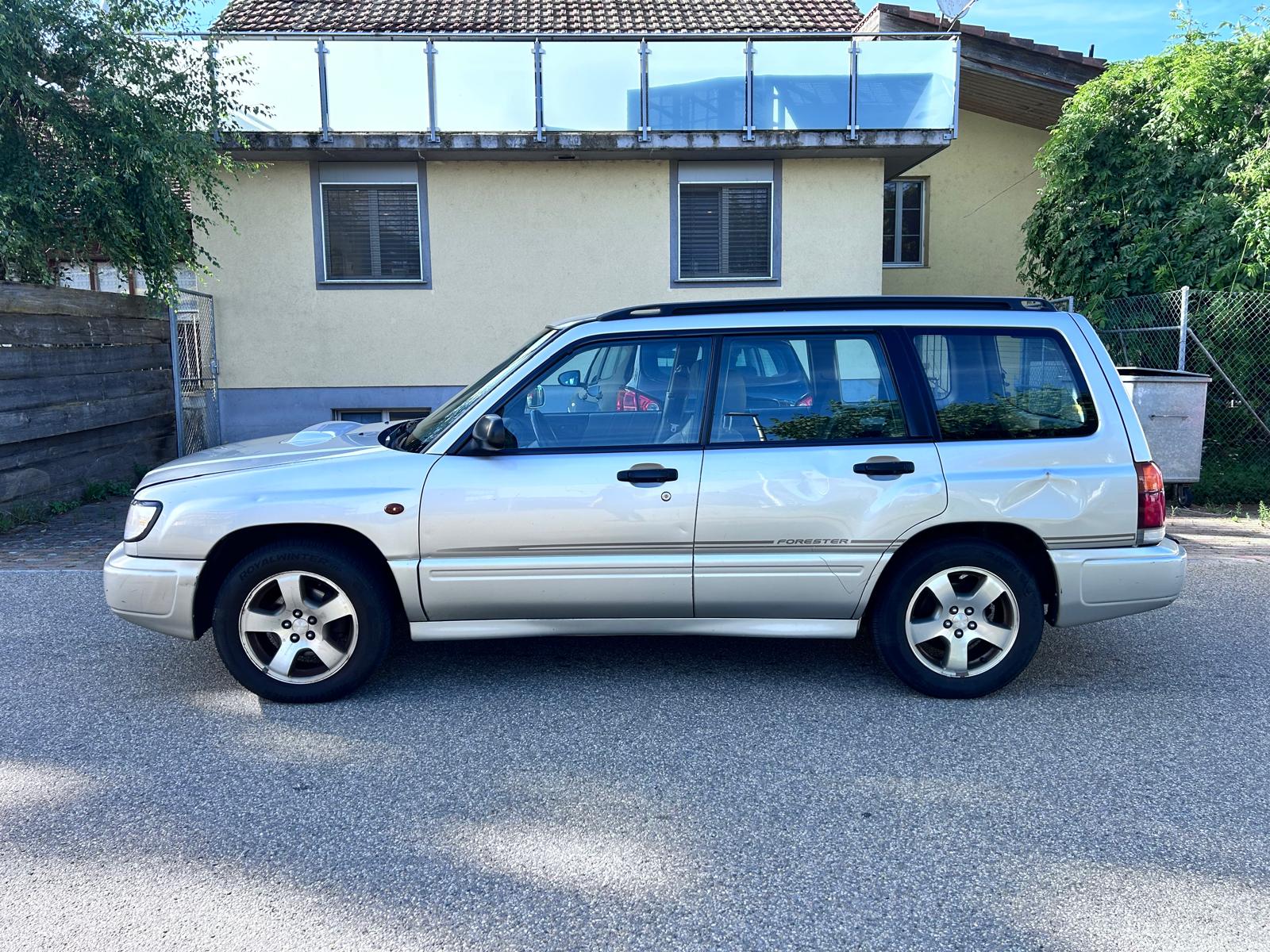 SUBARU Forester 2.0 Turbo Club A-image-7