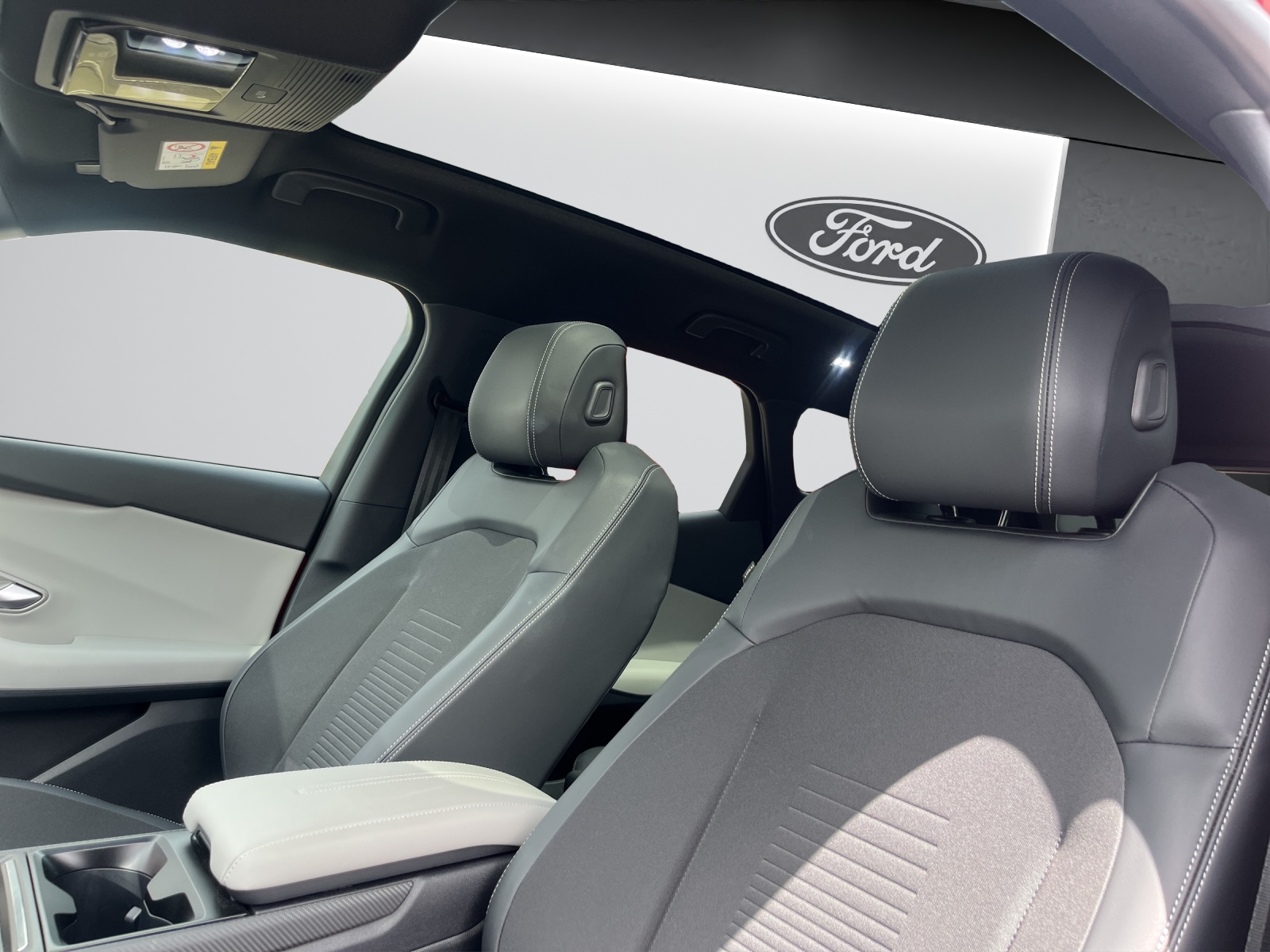 FORD Explorer Elektro 77kWh Dual Extended Range Premium AWD-image-9