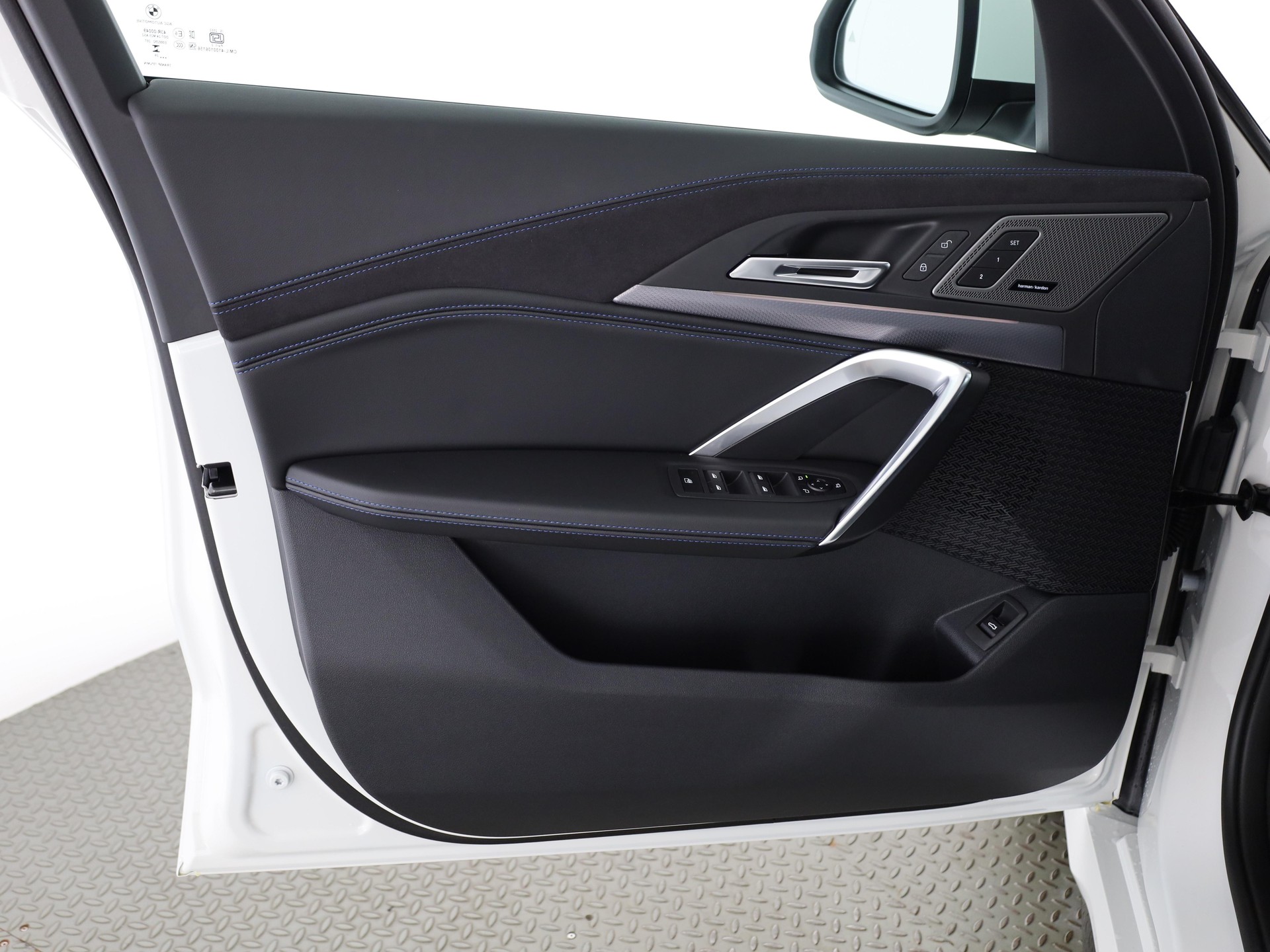BMW X1 23i xDrive paddles-image-9