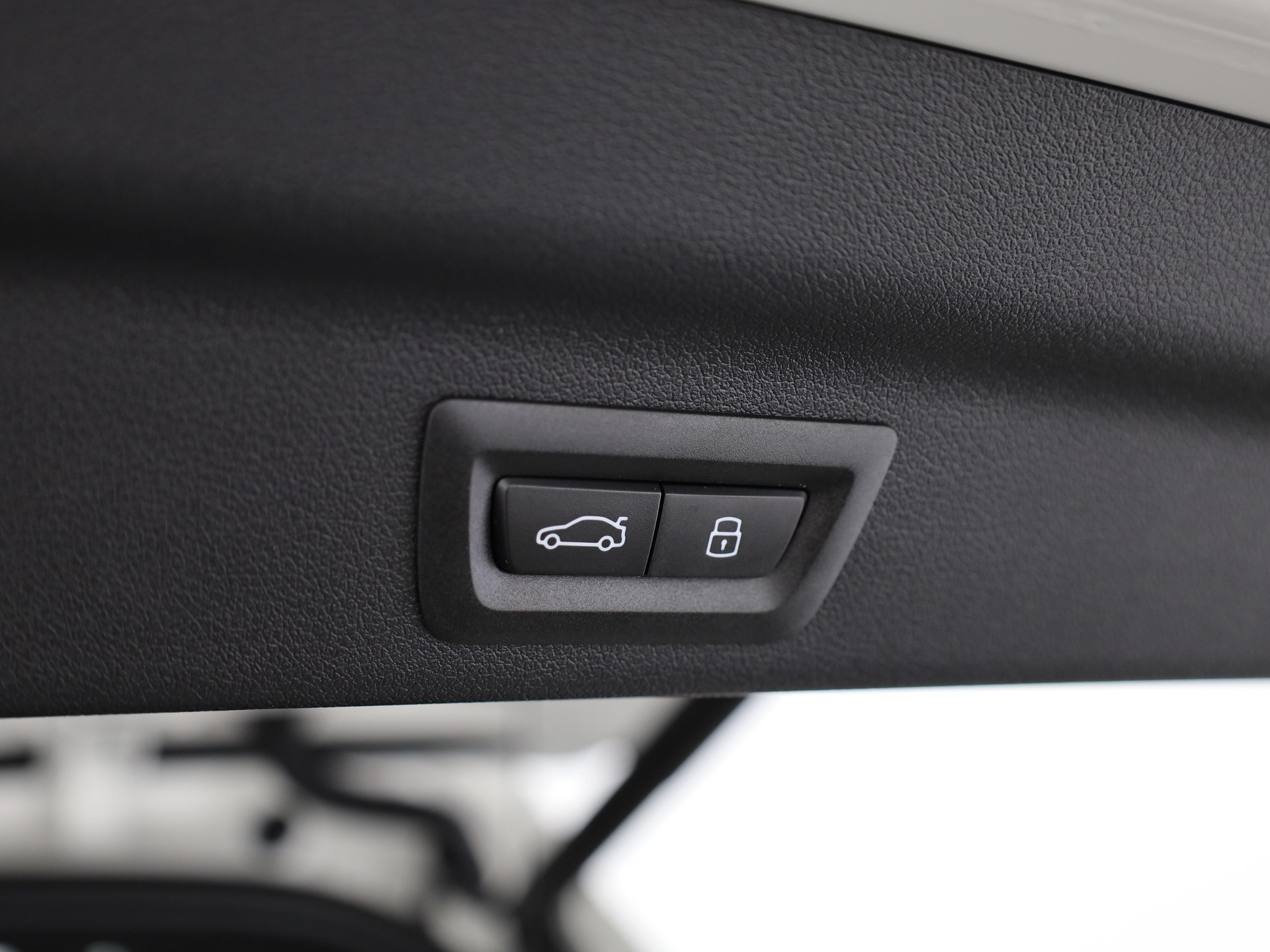 BMW X1 23i xDrive paddles-image-8