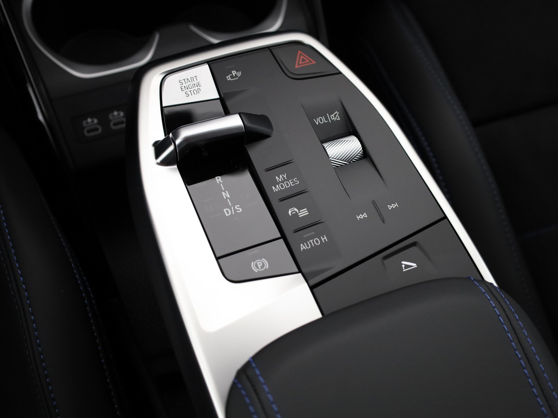 BMW X1 23i xDrive paddles-image-18