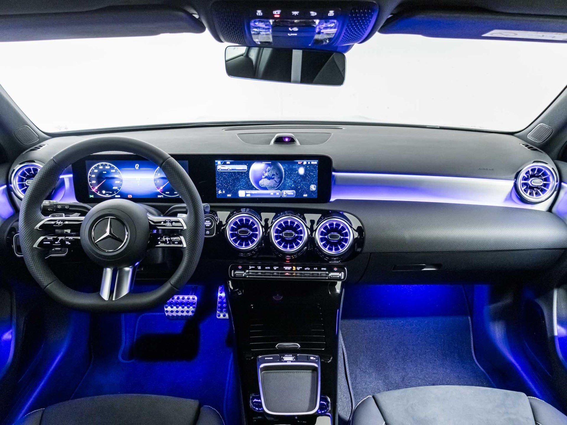 MERCEDES-BENZ A 200 "Night Star"-image-10