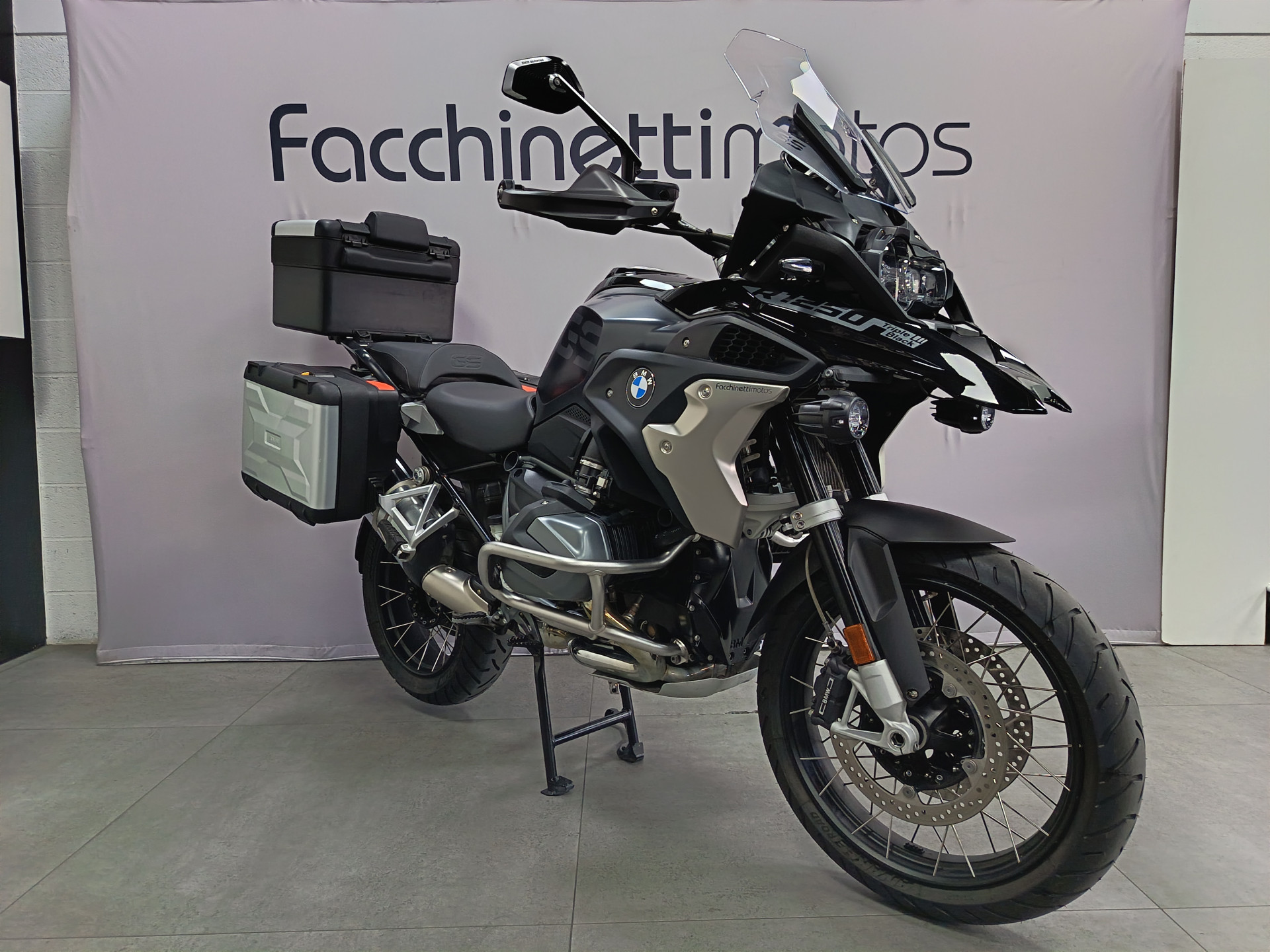BMW R 1250 GS Triple Black-image-1