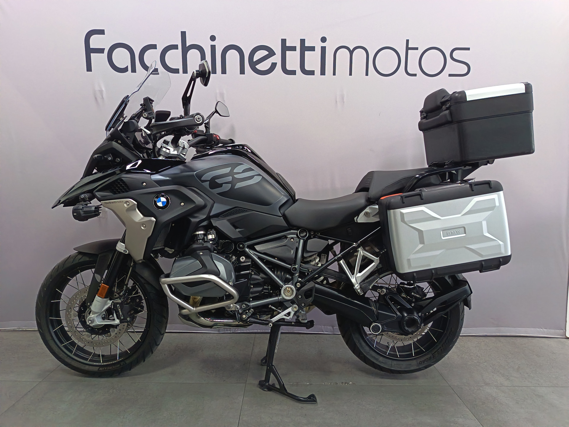 BMW R 1250 GS Triple Black-image-3