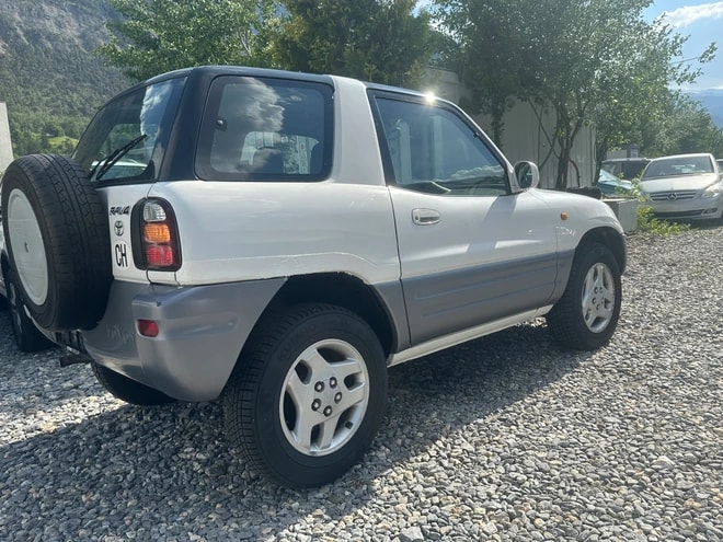 TOYOTA RAV-4 GX-image-11