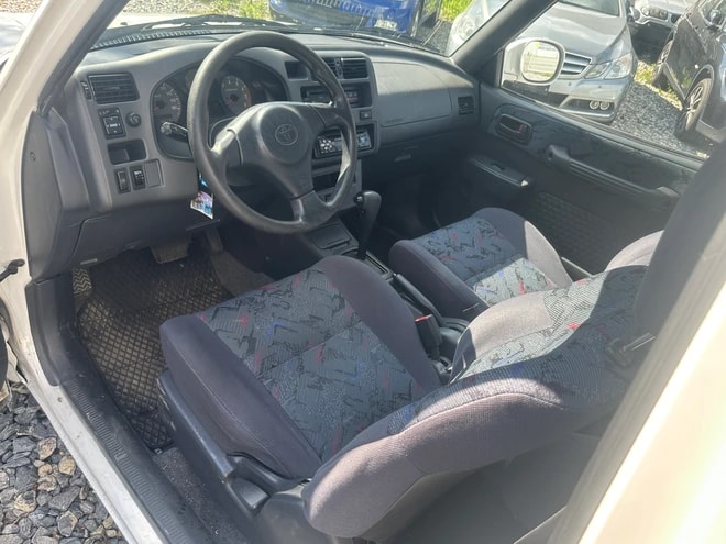 TOYOTA RAV-4 GX-image-7