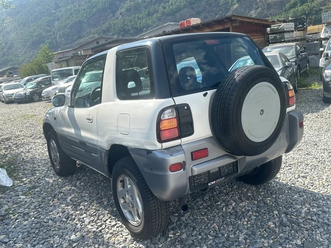 TOYOTA RAV-4 GX-image-2