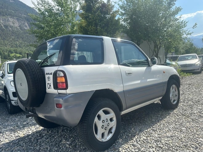 TOYOTA RAV-4 GX-image-14