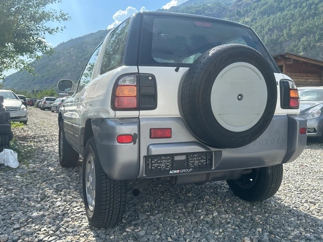 TOYOTA RAV-4 GX-image-5
