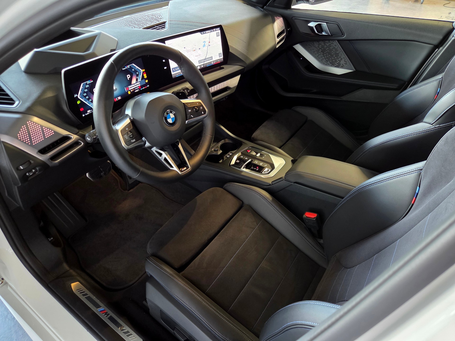 BMW 123 xDrive M-Sportpaket-showroom-element-3