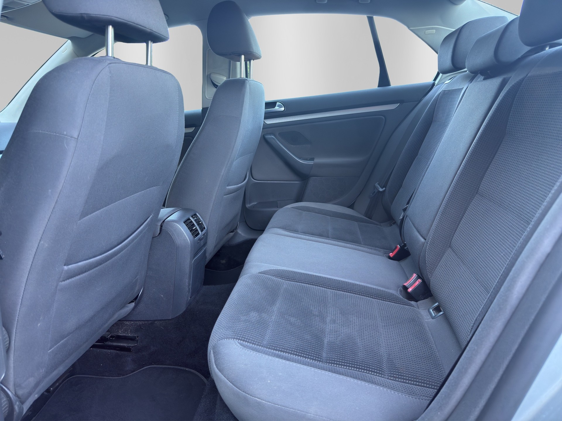 VW Jetta 2.0 FSI Comfortline-image-13