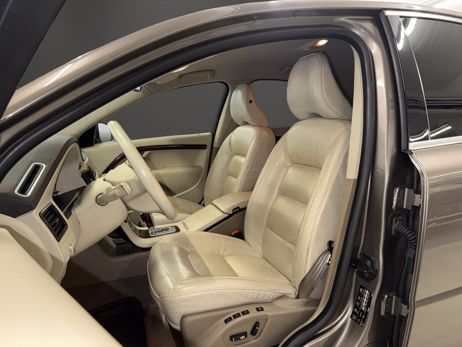 VOLVO S80 3.2 AWD Summum Geartronic-image-6