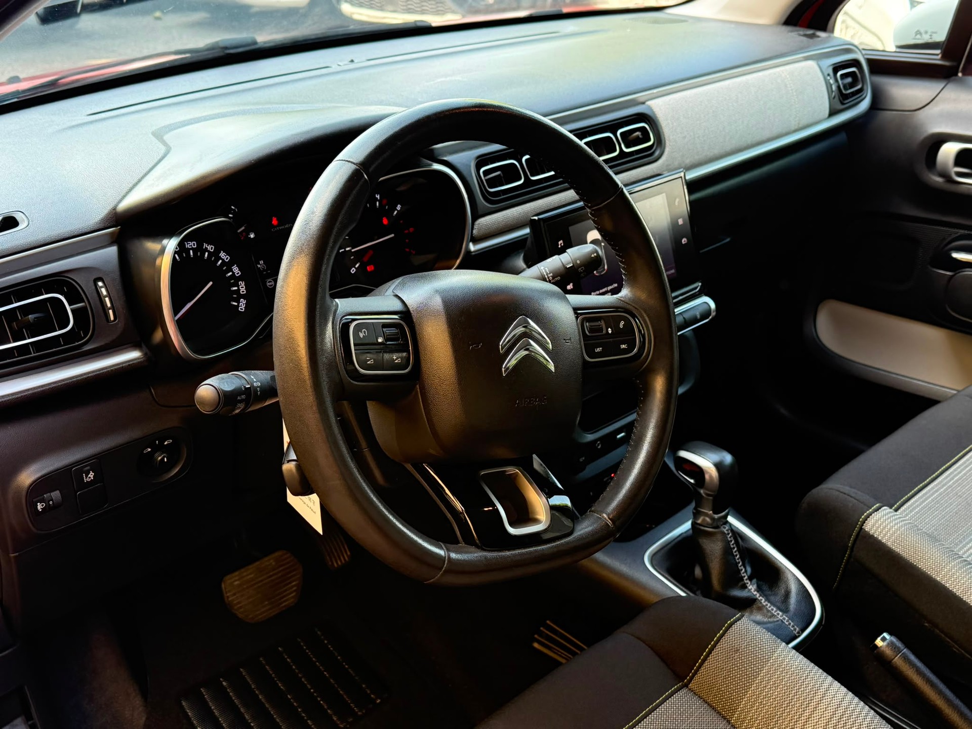 CITROEN C3 1.2i PureTech Feel EAT-image-11