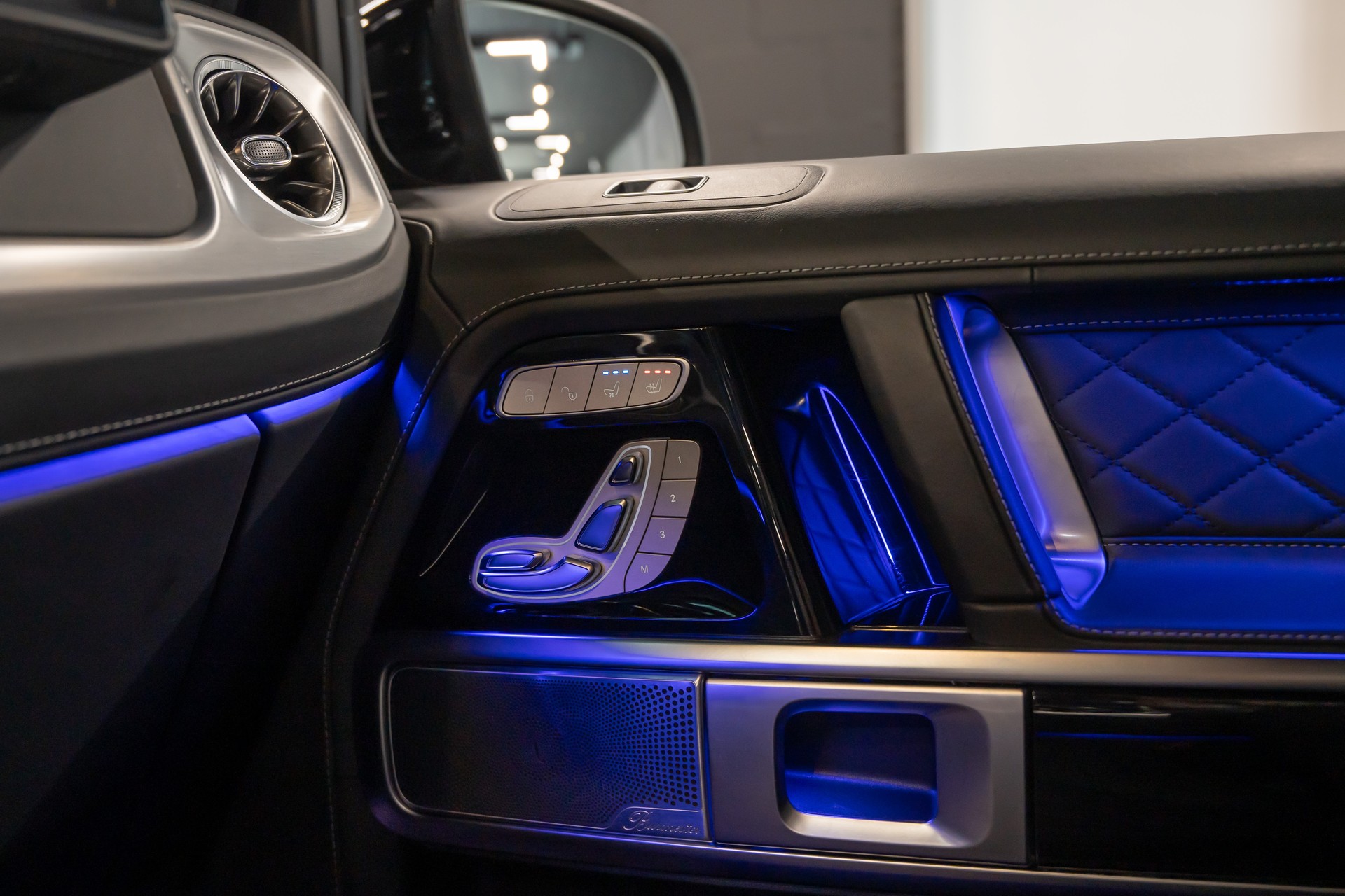 MERCEDES-BENZ G 500 AMG Line 9G-Tronic / Premium Plus Paket / Burmester / Schiebedach / Assitenzpaket / Sitzkühlung / Anhängerkupplung usm..-image-14