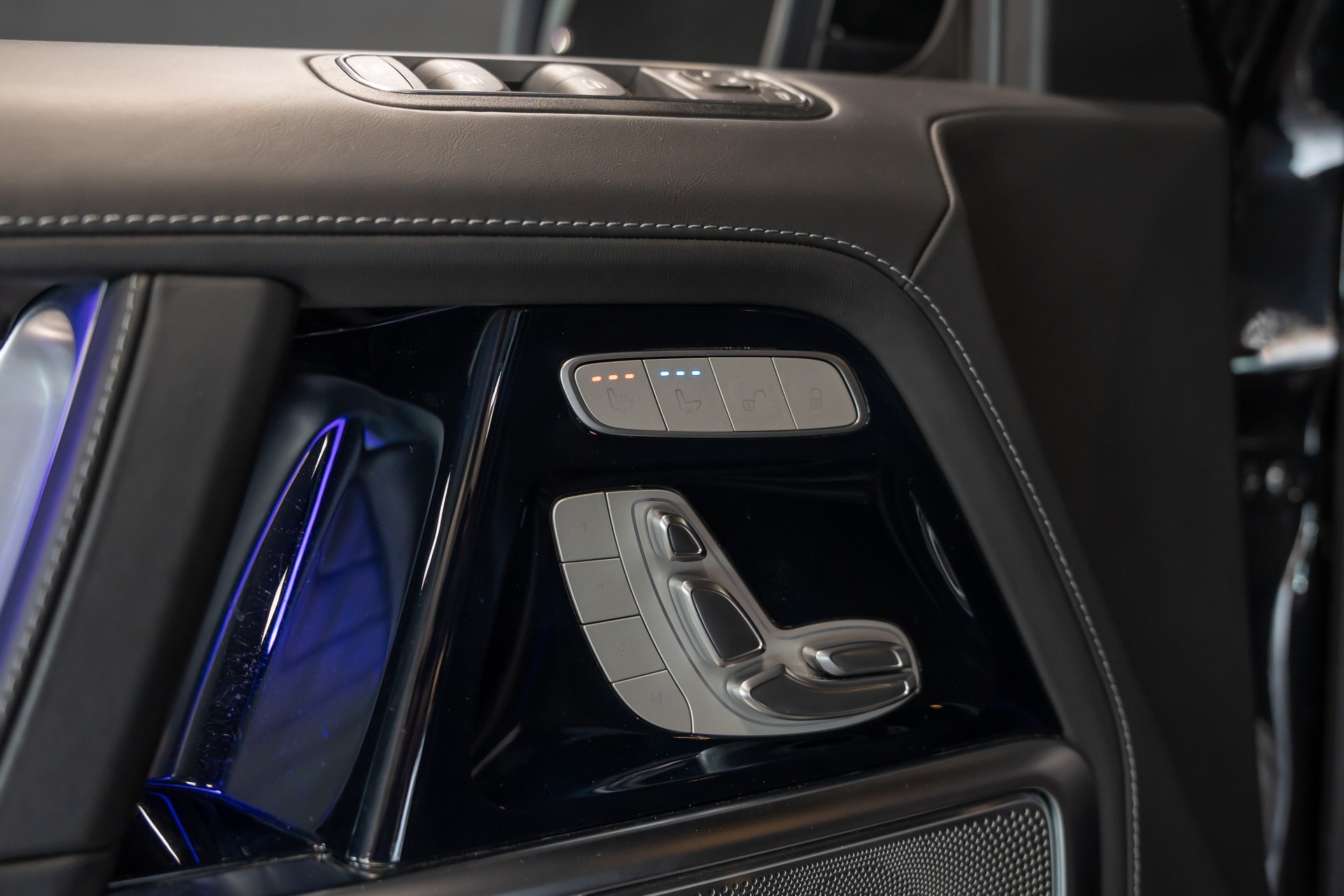MERCEDES-BENZ G 500 AMG Line 9G-Tronic / Premium Plus Paket / Burmester / Schiebedach / Assitenzpaket / Sitzkühlung / Anhängerkupplung usm..-image-8