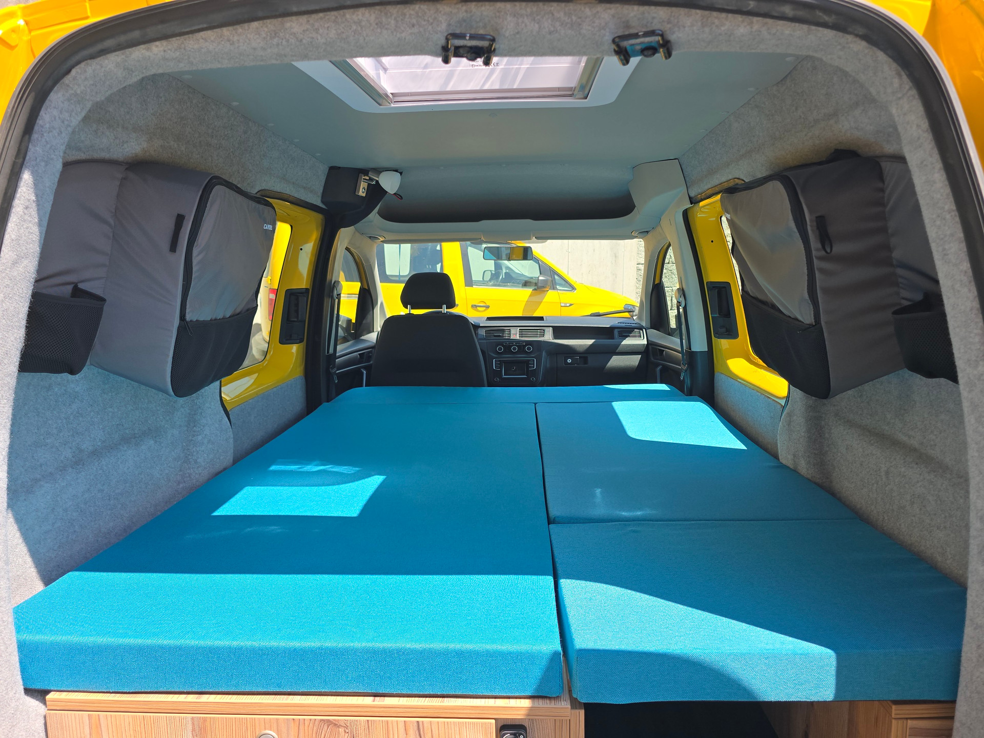 VW VW GEOVAN M - 1.0 TSI 102PS - Benzin - Fensterbus-image-9