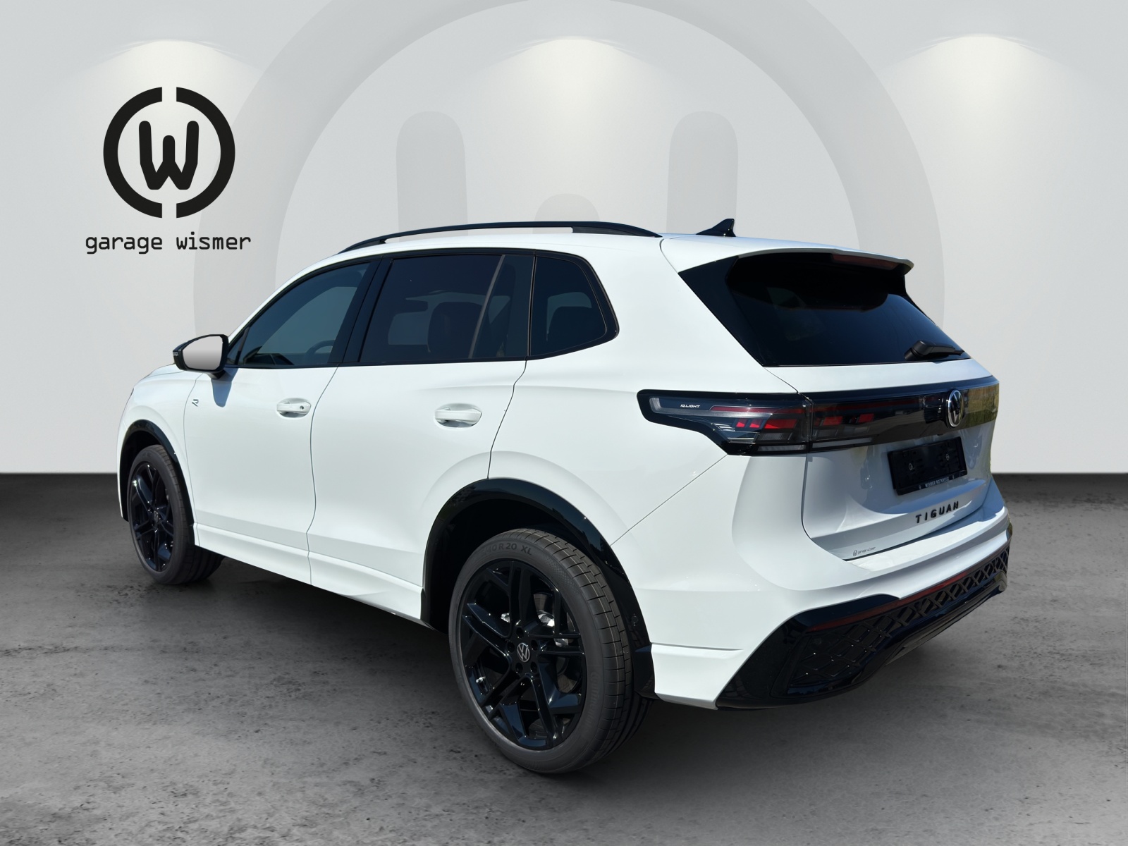 VW Tiguan 2.0 TSI DSG R-Line Plus 4Motion-image-2