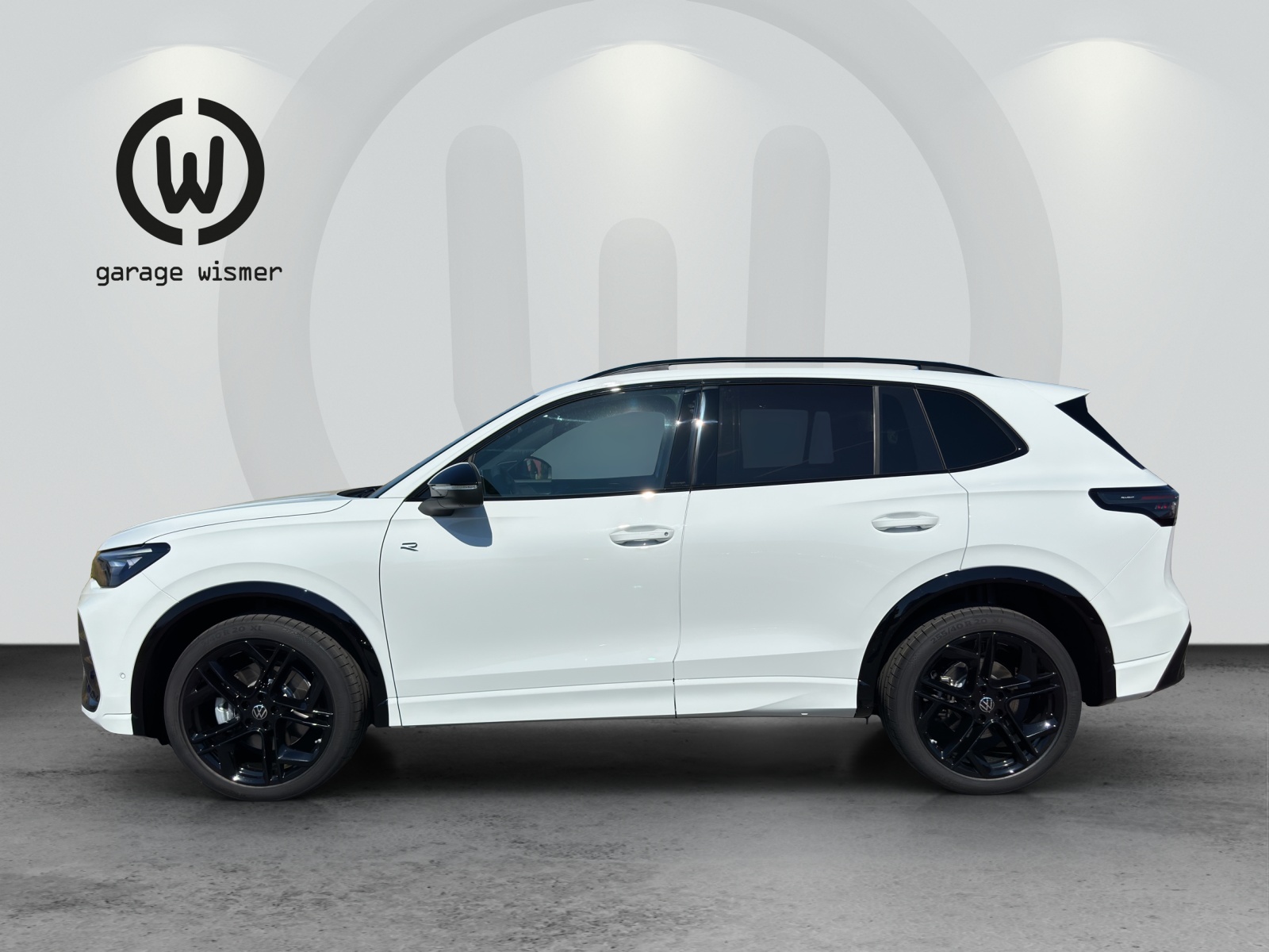 VW Tiguan 2.0 TSI DSG R-Line Plus 4Motion-image-1