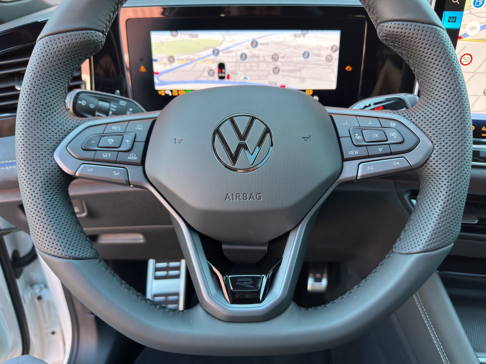 VW Tiguan 2.0 TSI DSG R-Line Plus 4Motion-image-14
