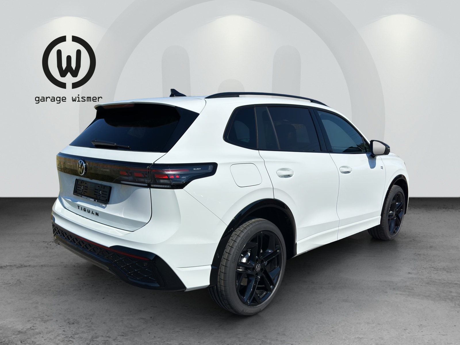 VW Tiguan 2.0 TSI DSG R-Line Plus 4Motion-image-3