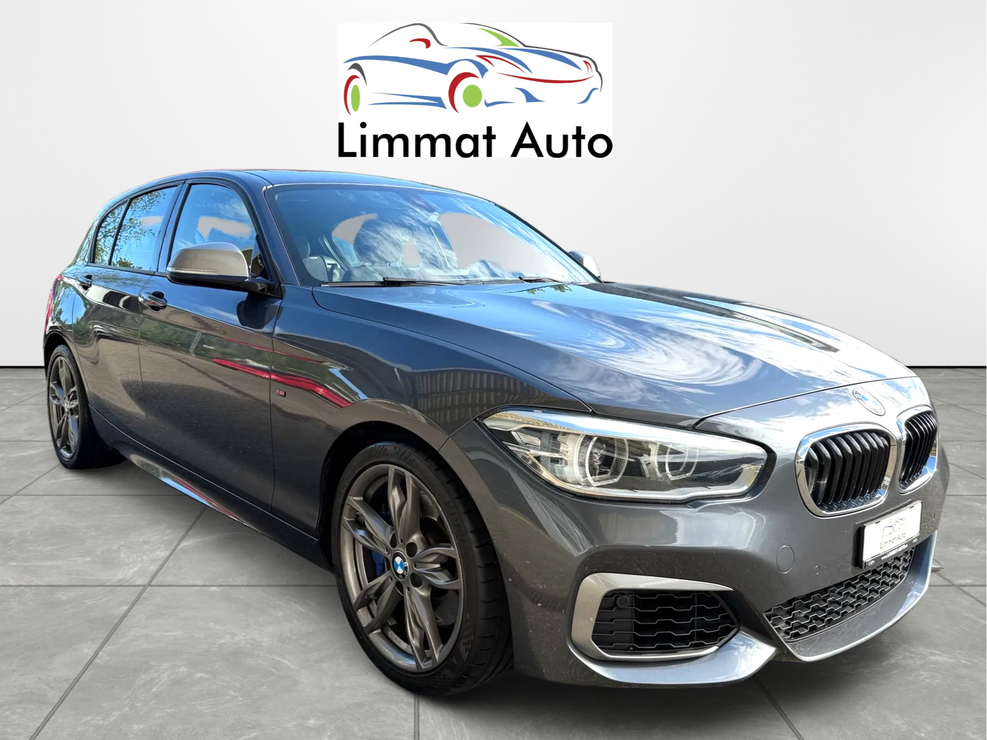 BMW M135i xDrive Steptronic-image-7