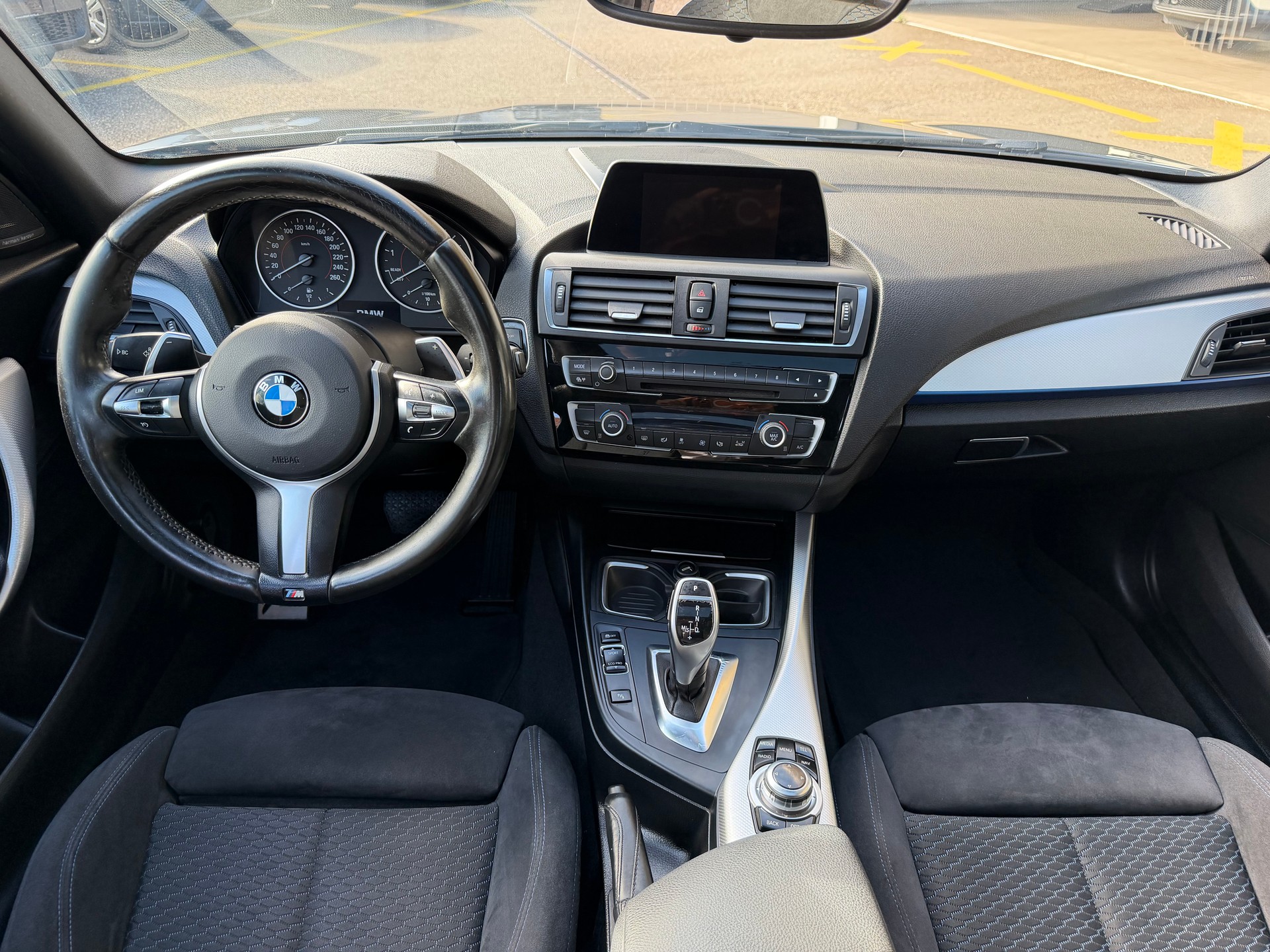 BMW M135i xDrive Steptronic-image-9