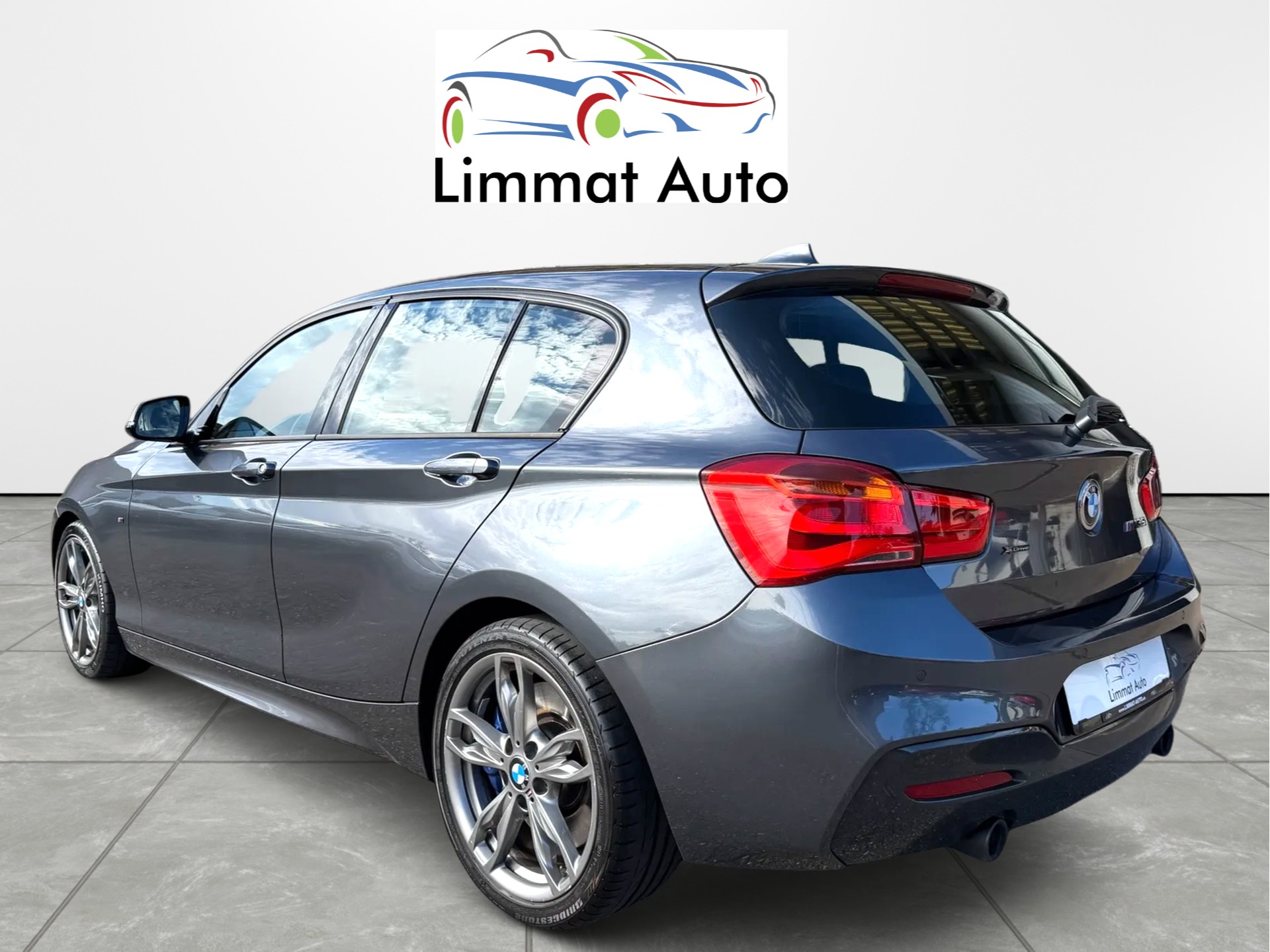 BMW M135i xDrive Steptronic-image-3