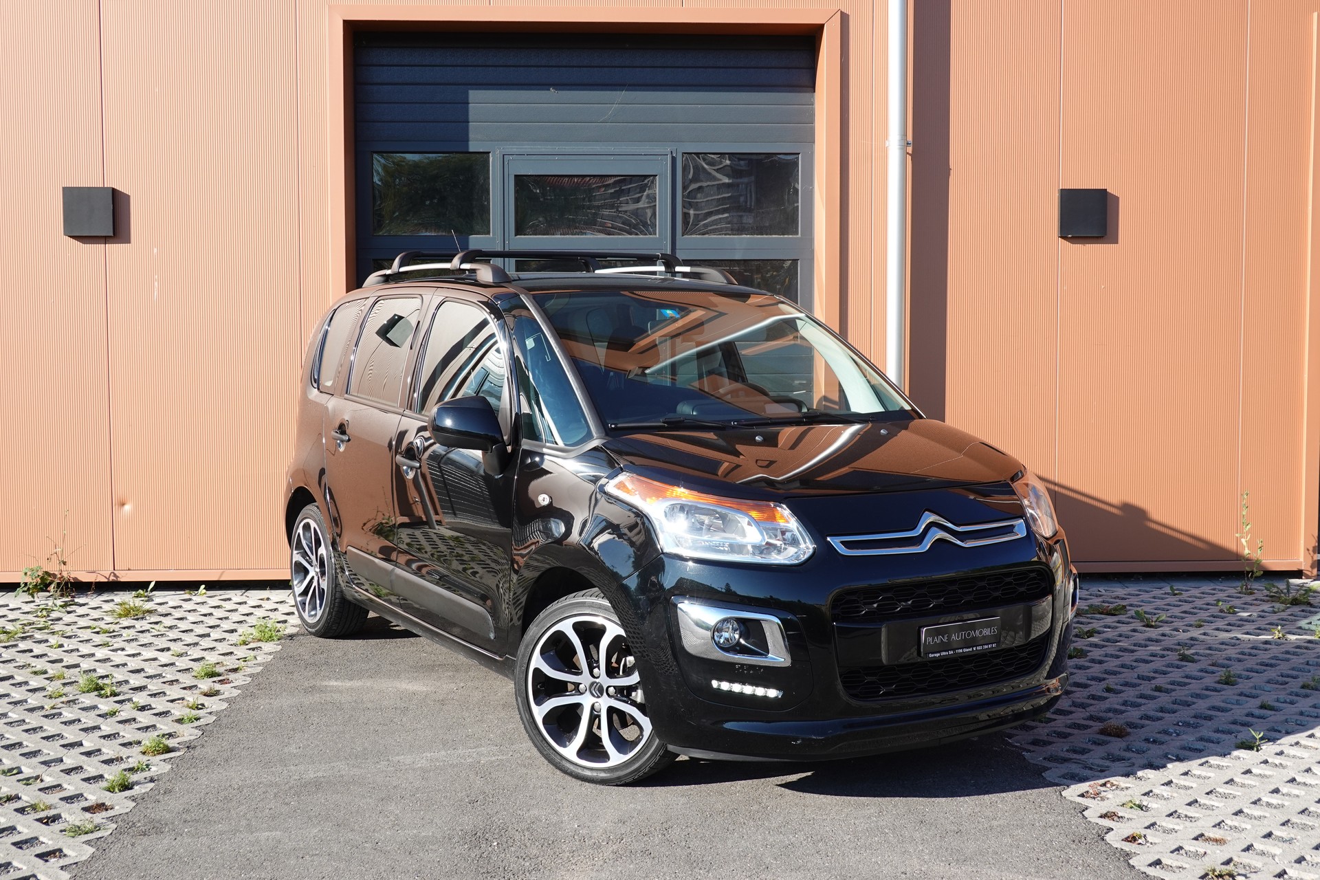 CITROEN C3 Picasso 1.2 - "Véhicule CH * Embrayage neuf * 8 Roues * Régulateur de vitesse * capteur stationnement * intérieur tissus"