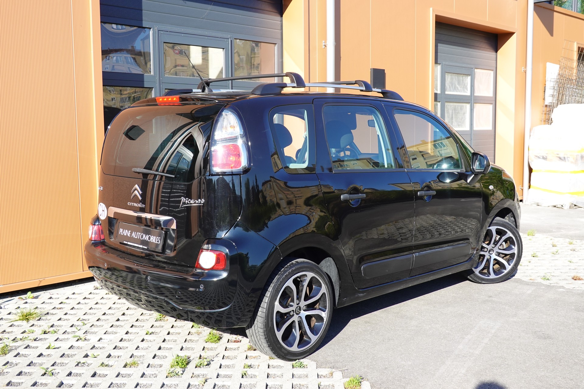 CITROEN C3 Picasso 1.2 - "Véhicule CH * Embrayage neuf * 8 Roues * Régulateur de vitesse * capteur stationnement * intérieur tissus"-image-6