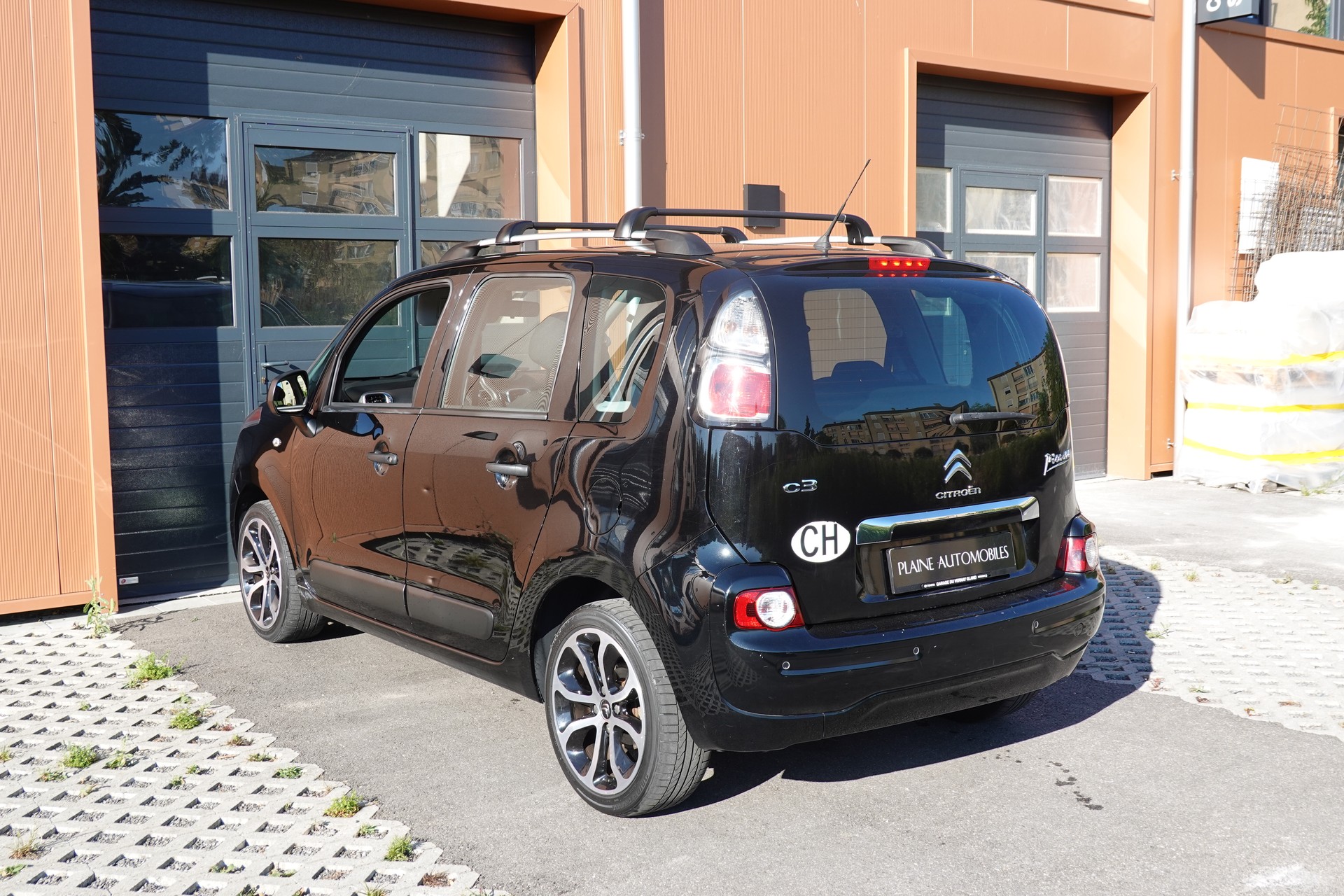 CITROEN C3 Picasso 1.2 - "Véhicule CH * Embrayage neuf * 8 Roues * Régulateur de vitesse * capteur stationnement * intérieur tissus"-image-9