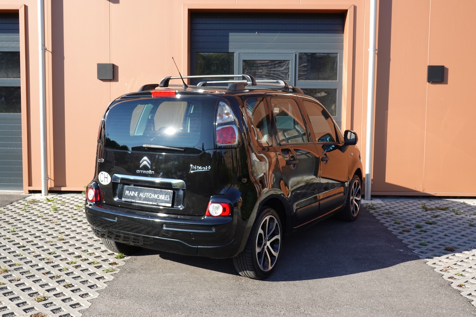 CITROEN C3 Picasso 1.2 - "Véhicule CH * Embrayage neuf * 8 Roues * Régulateur de vitesse * capteur stationnement * intérieur tissus"-image-7