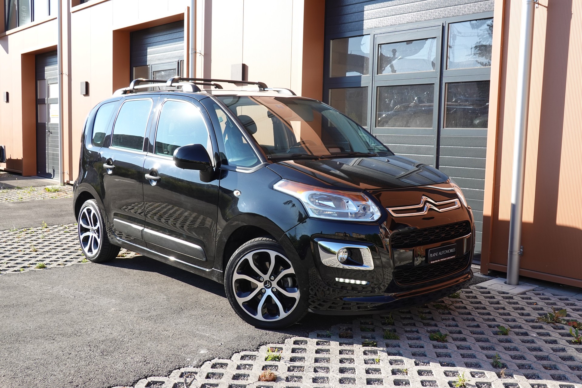 CITROEN C3 Picasso 1.2 - "Véhicule CH * Embrayage neuf * 8 Roues * Régulateur de vitesse * capteur stationnement * intérieur tissus"-image-5