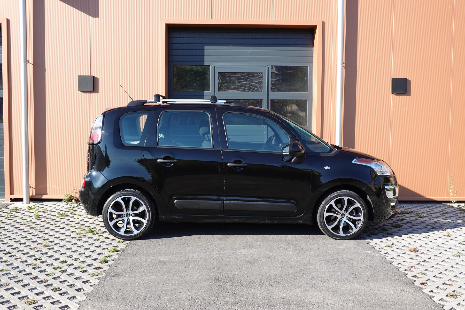 CITROEN C3 Picasso 1.2 - "Véhicule CH * Embrayage neuf * 8 Roues * Régulateur de vitesse * capteur stationnement * intérieur tissus"-showroom-element-3