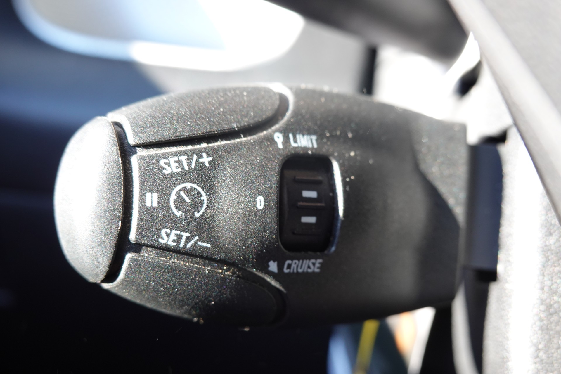 CITROEN C3 Picasso 1.2 - "Véhicule CH * Embrayage neuf * 8 Roues * Régulateur de vitesse * capteur stationnement * intérieur tissus"-image-12