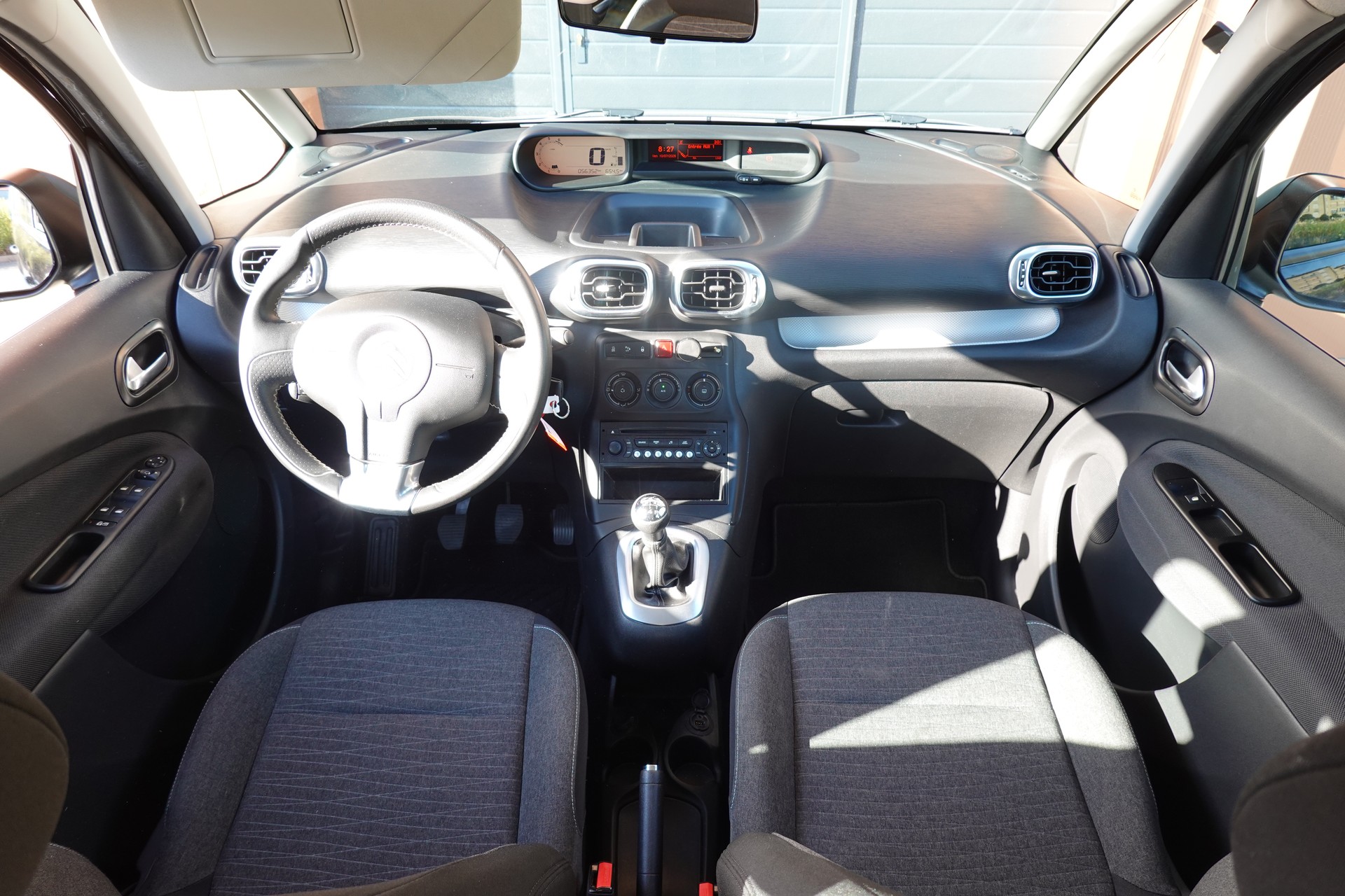 CITROEN C3 Picasso 1.2 - "Véhicule CH * Embrayage neuf * 8 Roues * Régulateur de vitesse * capteur stationnement * intérieur tissus"-image-10