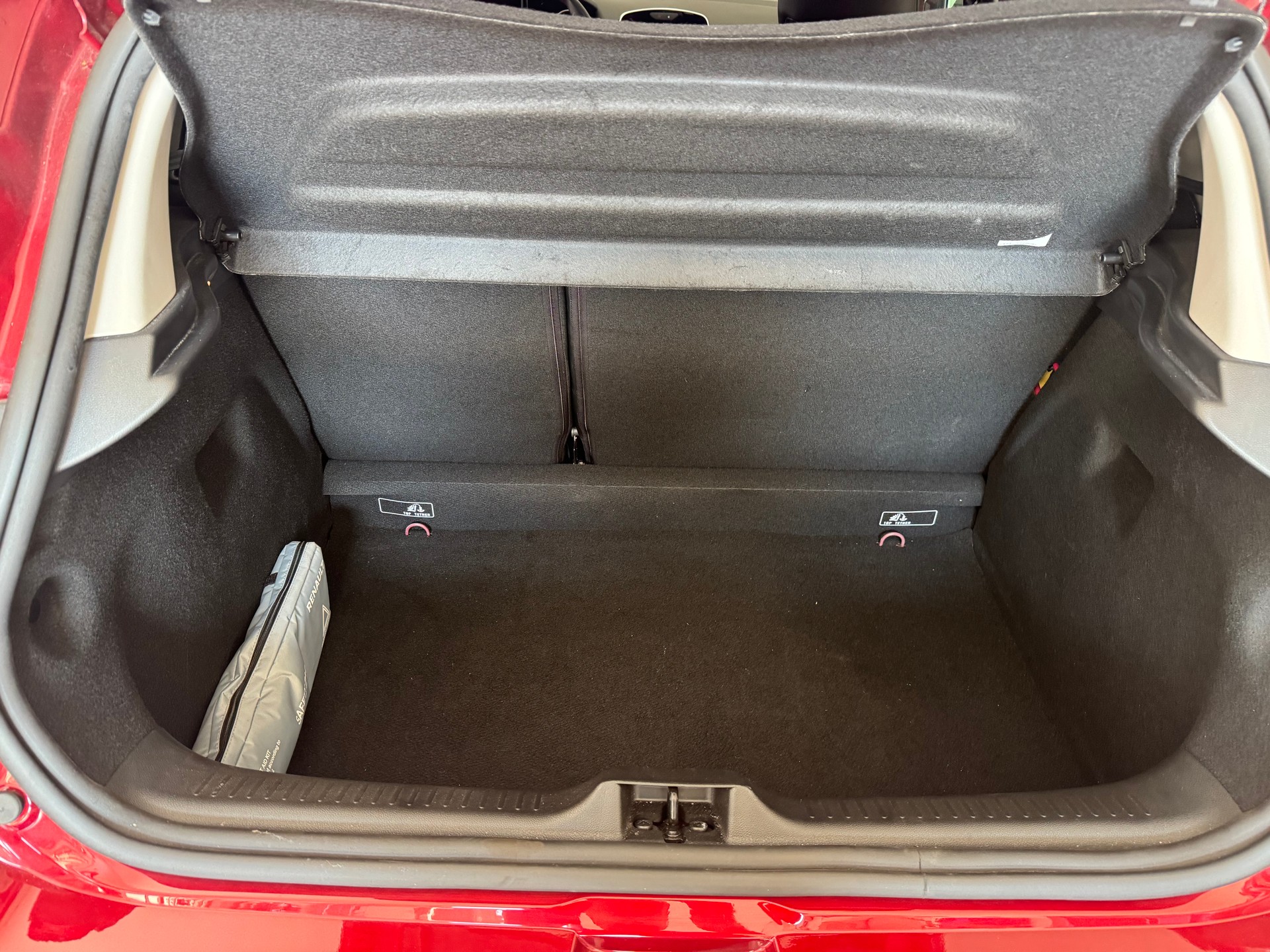 RENAULT Clio 1.2 16V T Initiale Paris EDC-image-14