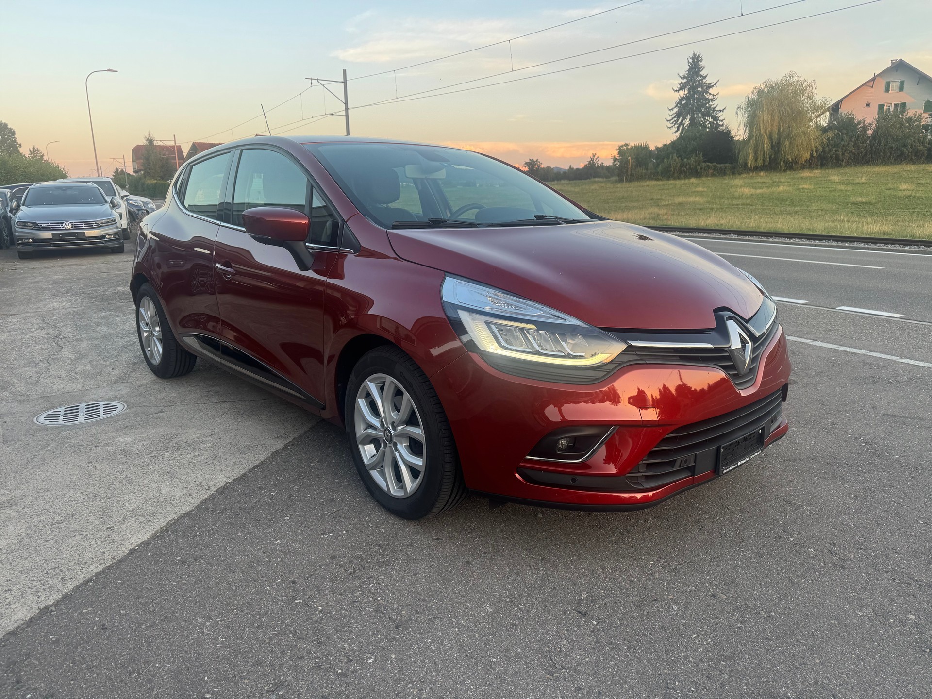 RENAULT Clio 1.2 16V T Initiale Paris EDC-image-1