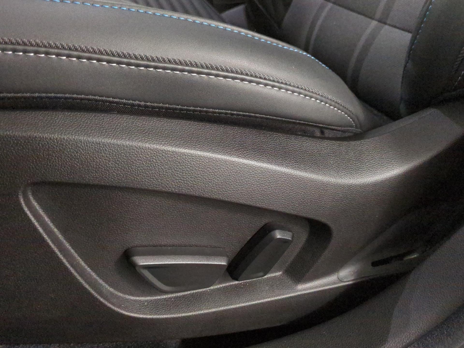 RENAULT Captur 1.6 E-Tech 145 Esprit Alpine DHT-image-20