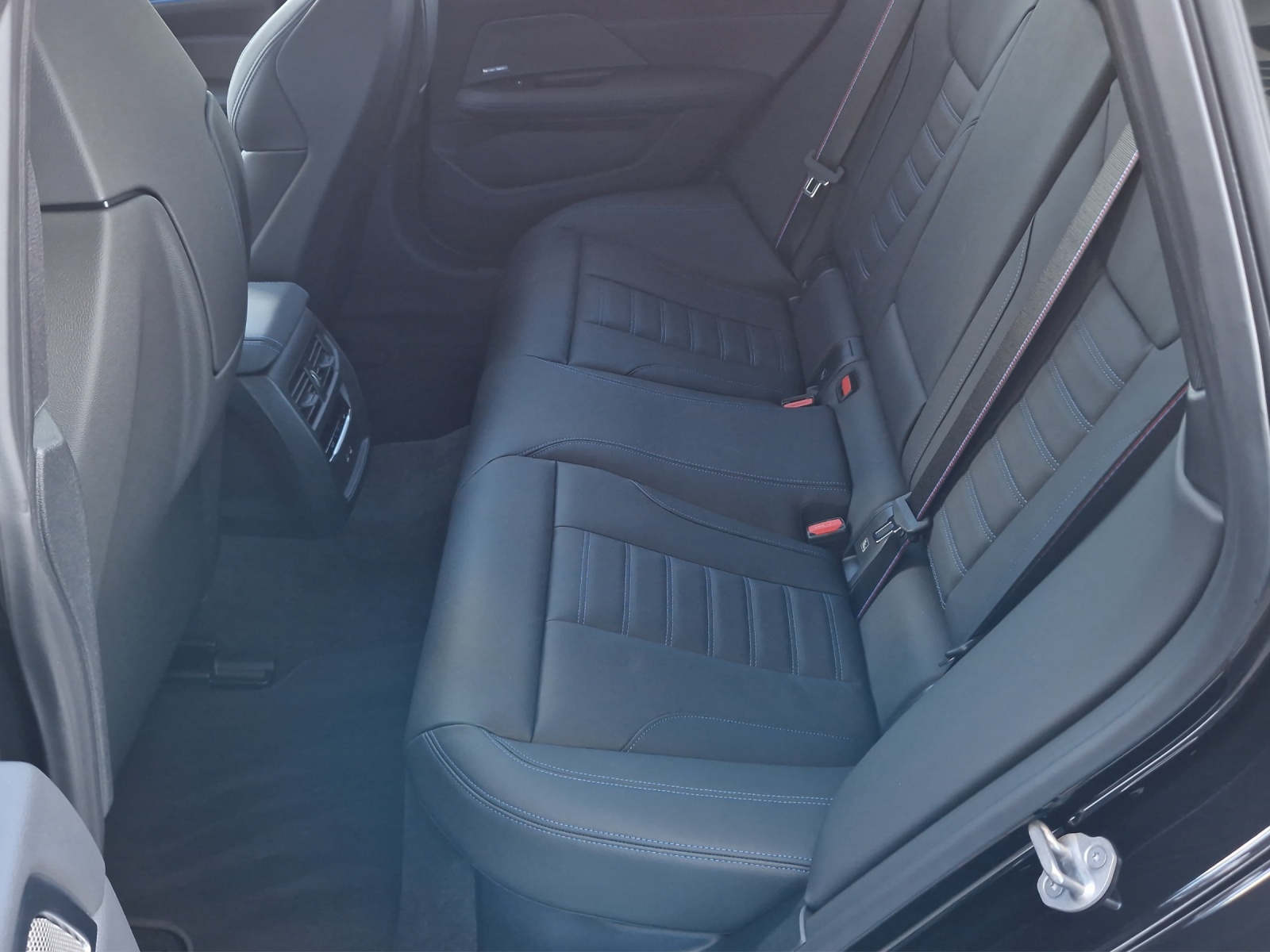 BMW i4 M60 M Sport Pro-image-23