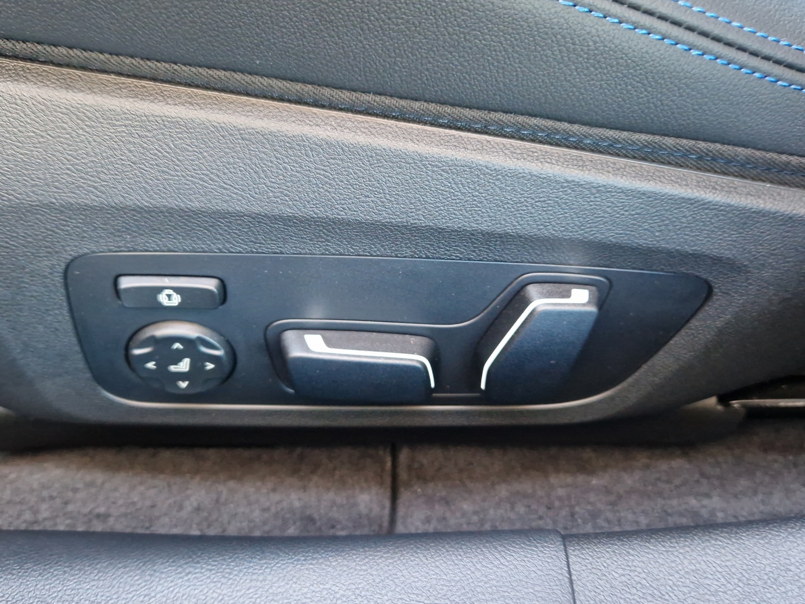 BMW i4 M60 M Sport Pro-image-16
