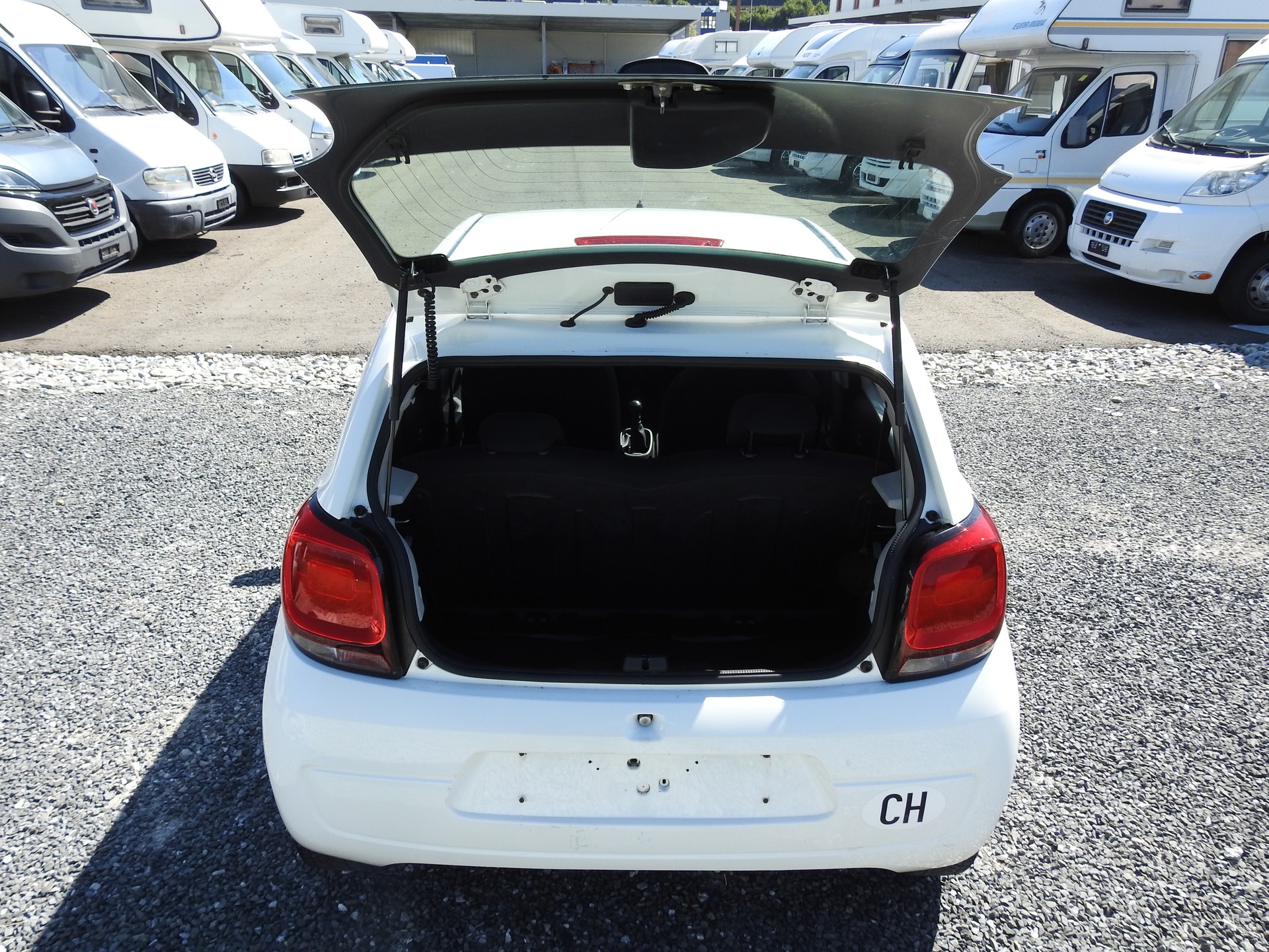 CITROEN C1 1.0 VTi Shine-image-9