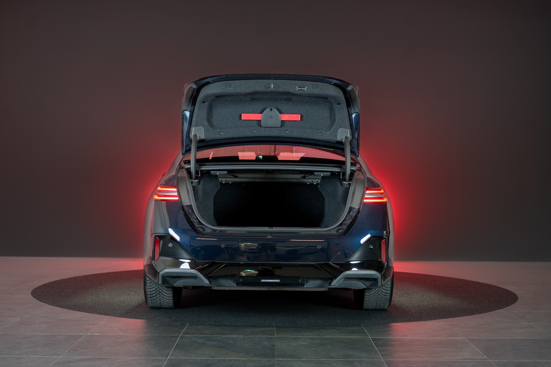 BMW 520i M Sport / Head-Up / Harman Kardon / 360° Kamera-image-5