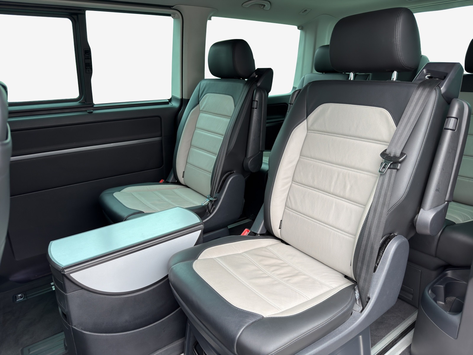 VW T6.1 Multivan 2.0 TDI Highline Liberty 4Motion DSG-image-11