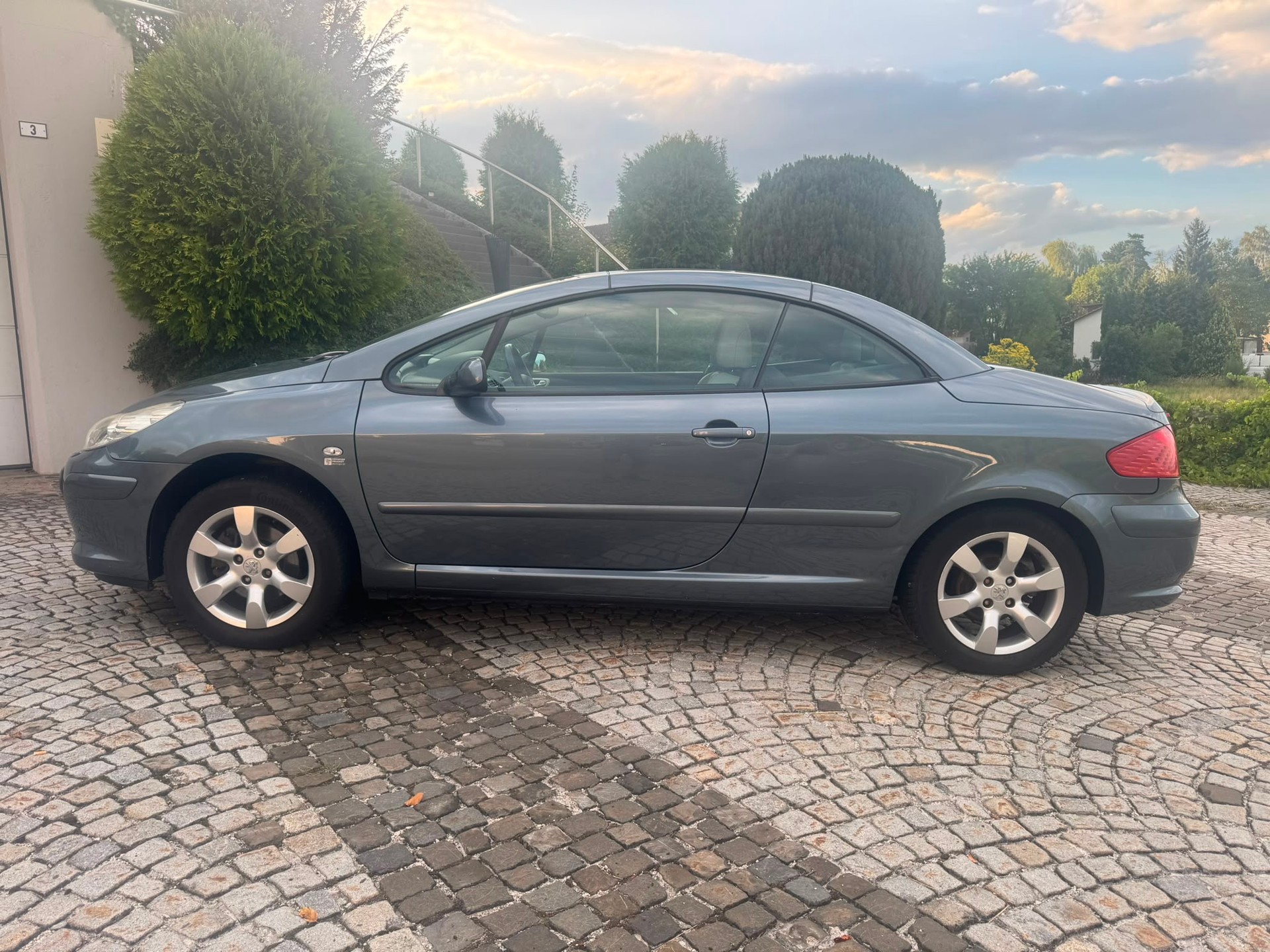 PEUGEOT 307 CC 2.0 16V Platinum Edition-image-3