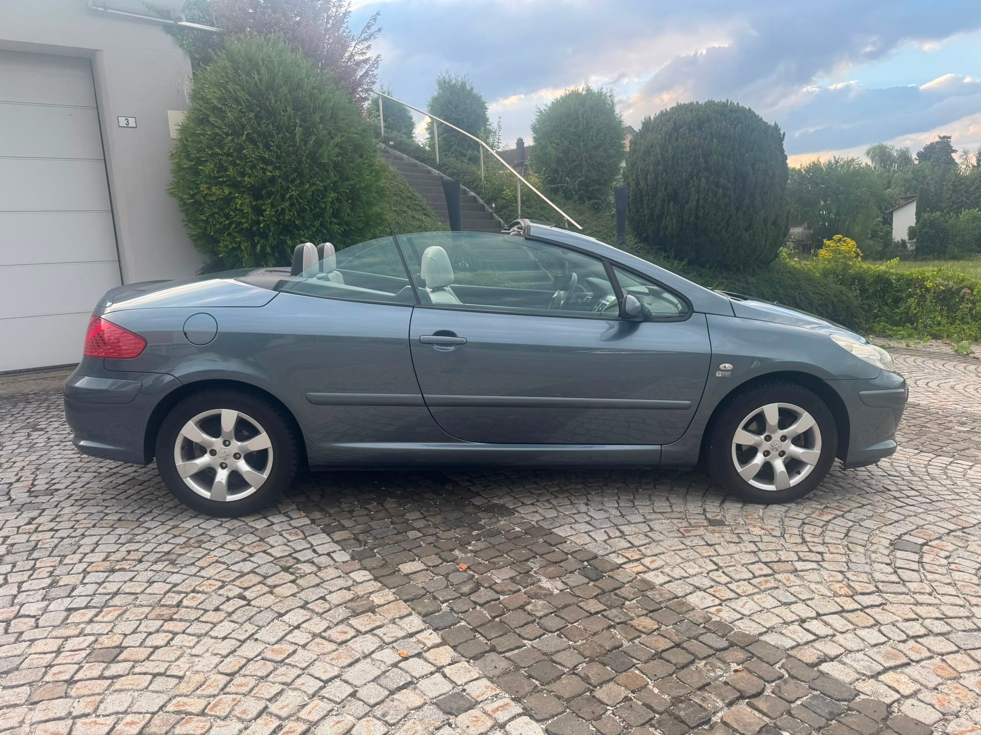 PEUGEOT 307 CC 2.0 16V Platinum Edition-image-8